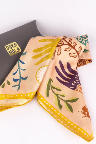 DORA NOLA Petit Foulard en Soie 50 - Le Gardien