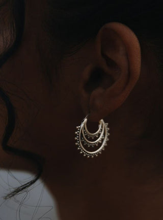 NOIR KALA Seeds Of Light Hoop Earrings - Silver