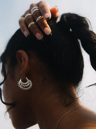 NOIR KALA Seeds Of Light Hoop Earrings - Silver