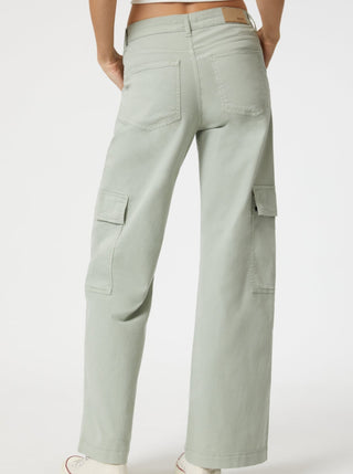 MAVI Cargo Alva - Vert Minéral, cargo droit taille haute. Vendu à Montréal.