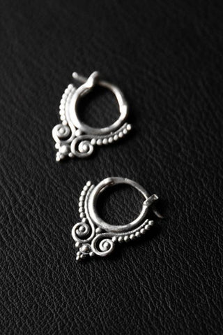 NOIR KALA Creole Beaded Crown