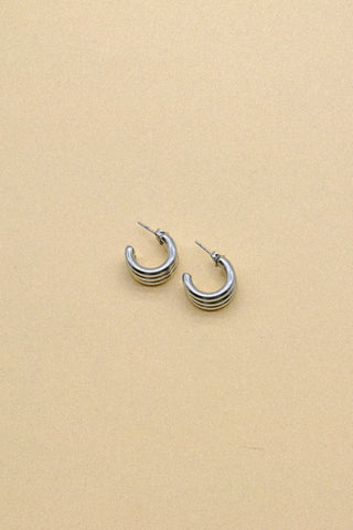 LA RENARDE Triple Hoop Earrings