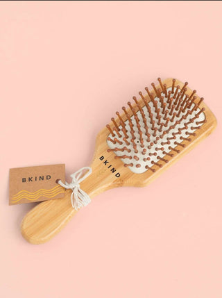 BKIND Petite Brosse à Cheveux, fait localement à Montréal, Québec.