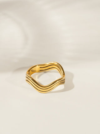Bague wavy or. Montreal designer boutique.