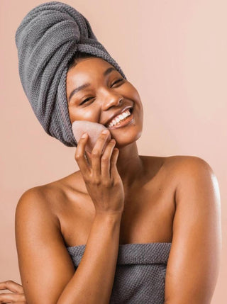 BKIND Éponge Konjac Nettoyante - Rose apaisante. Fait localement à Montréal, Québec.