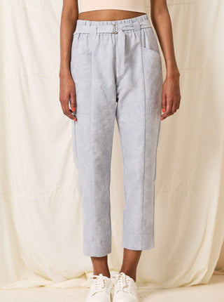 Pantalon Root - Max Denim Clair Cokluch, pantalon qui arrive aux chevilles. Fait localement à Montréal, Québec.