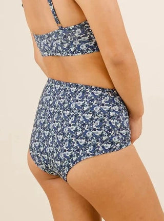 Bas de maillot de bain Paloma Moonflower Mimi & August taille haute. Conçu à Montréal, Québec.
