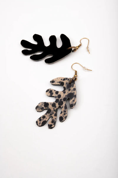 VEINAGE Coral Earrings