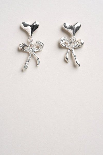 MINERA ATELIER Small Ribboned Heart Earrings