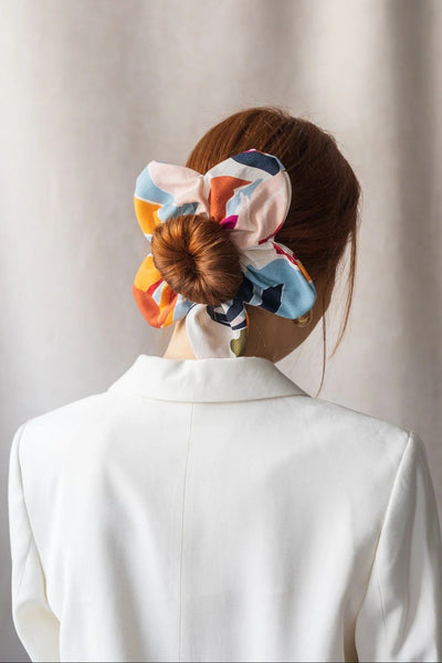 GIBOU Flower Scrunchie