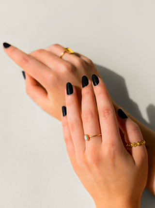 BKIND Vernis à Ongles - Black Heart, parfaite idée de cadeau pour femme.
