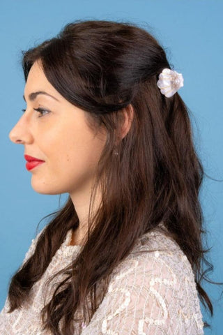 COUCOU SUZETTE Mini Pince à Cheveux - Coquille Saint-Jacques avec perle, parfaite idée de cadeau pour femme.