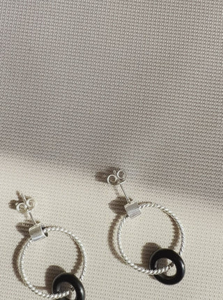 MAKSYM Twisted Hoop Earrings + Black Onyx - Silver