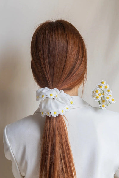 GIBOU Daisy Scrunchie