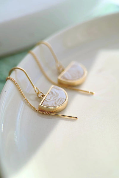 BOUCLE D'OR Half Circle and Chain Earrings - White Cherry