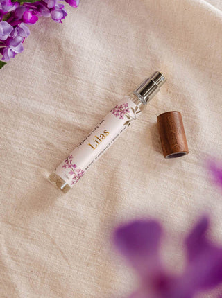 Bruine d'ambiance Lilas Mimi et August, contenant de 10ml. Création locale au Canada, parfaite idée de cadeau pour femme.