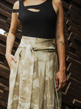 Jupe motif palmier beige Bodybad. Montreal designer  boutique.