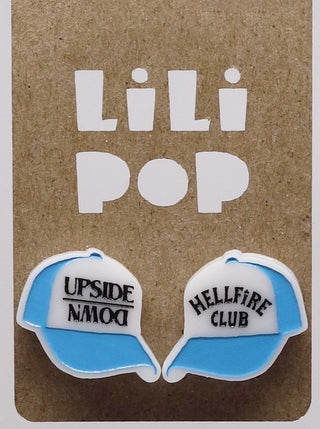 Boucle d'oreille casquette bleu claire. Parfait idée cadeau femme. Bijoux fait au Québec.