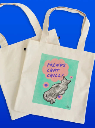 OUI MANON Sac Tote Bag - Prends chat chill, sac avec un chat qui dort sur un fond turquoise. Fait localement à Montréal.